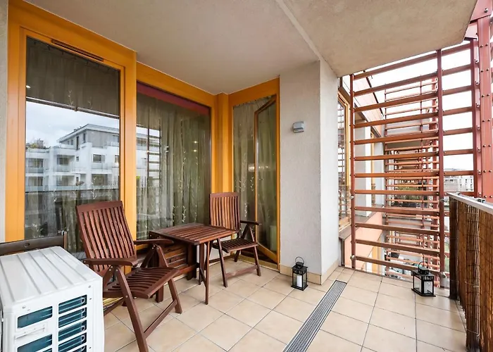 Wilanow Luxury Green Apartment