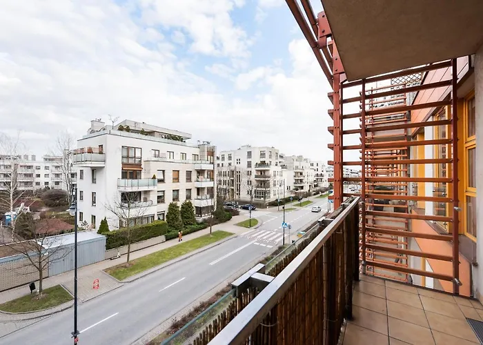 Wilanow Luxury Green Apartment